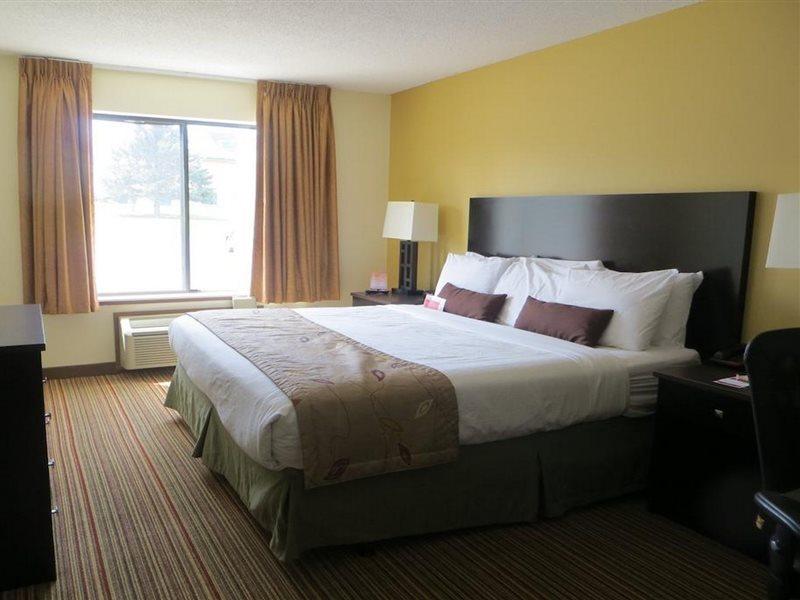 Hotel Ramada By Wyndham Wisconsin Dells I-90 Exterior foto