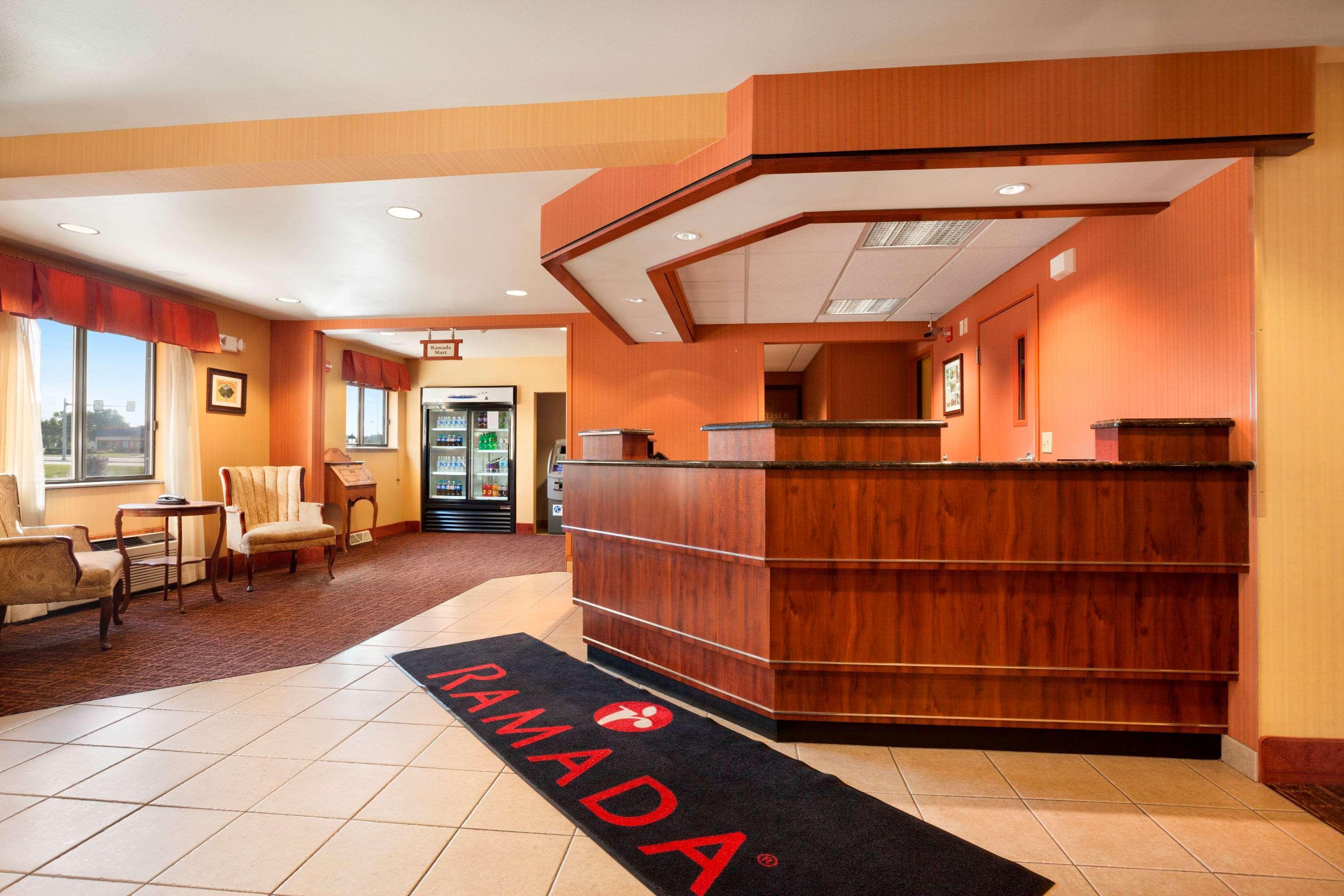 Hotel Ramada By Wyndham Wisconsin Dells I-90 Exterior foto