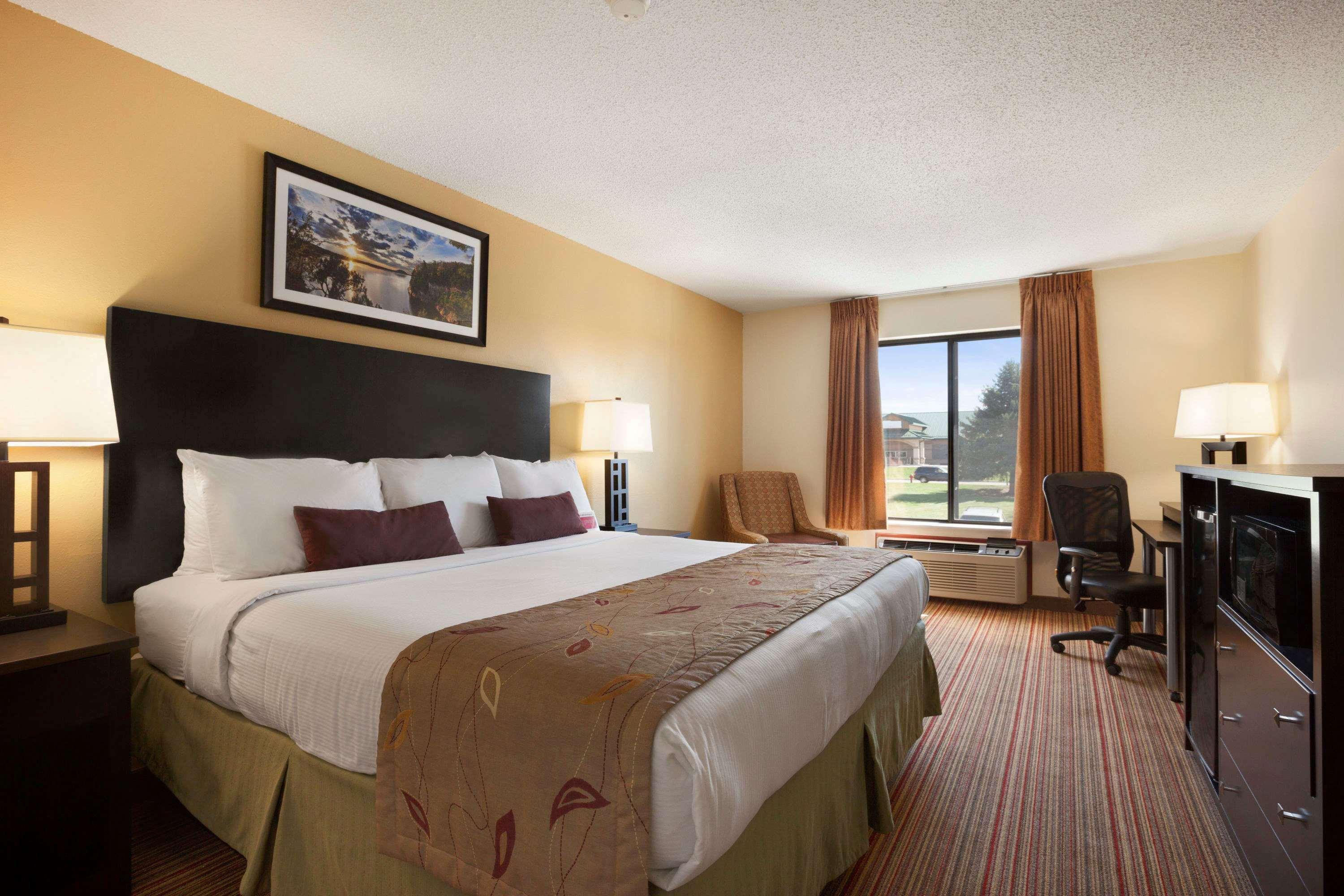 Hotel Ramada By Wyndham Wisconsin Dells I-90 Exterior foto