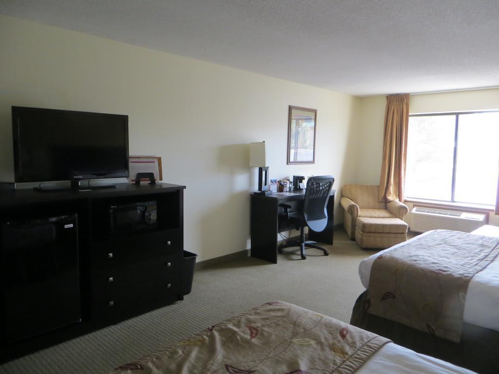 Hotel Ramada By Wyndham Wisconsin Dells I-90 Exterior foto