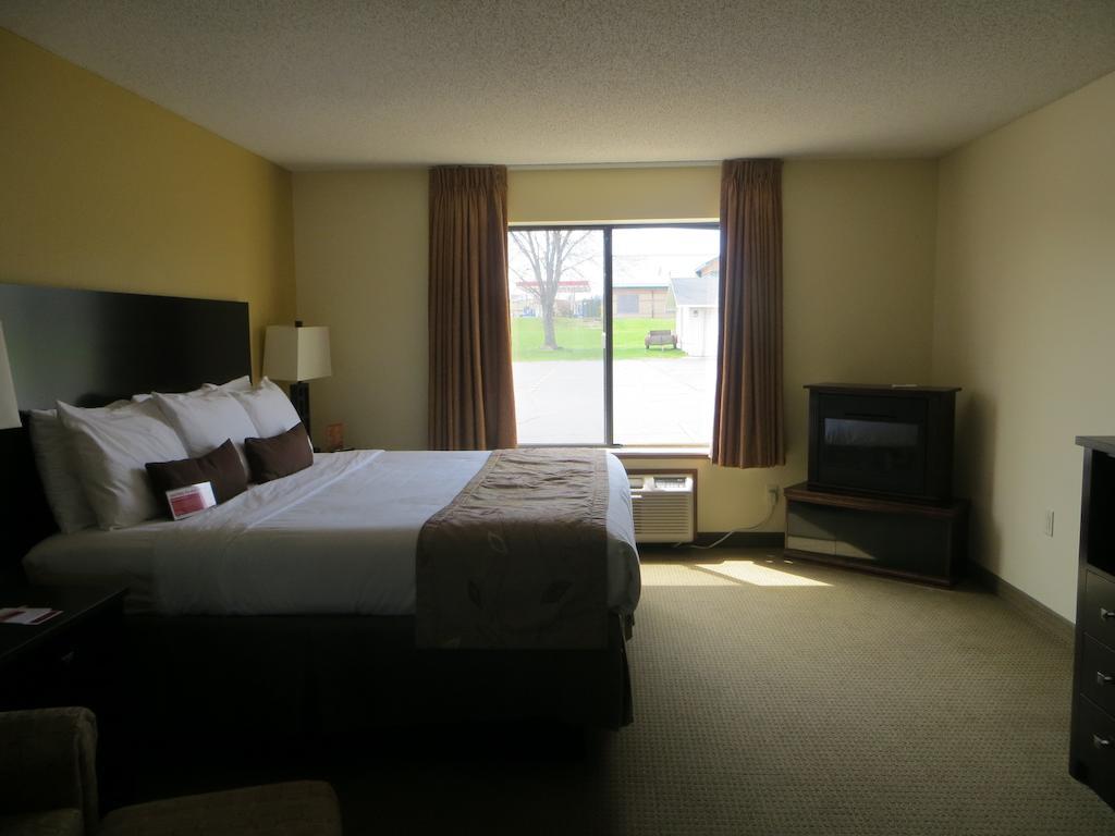 Hotel Ramada By Wyndham Wisconsin Dells I-90 Exterior foto