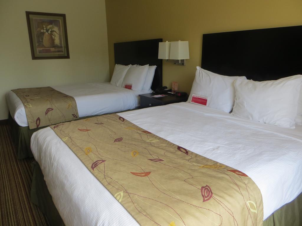 Hotel Ramada By Wyndham Wisconsin Dells I-90 Exterior foto